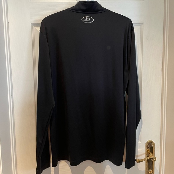 Men’s Under Armour long sleeved shirt - Picture 6 of 6